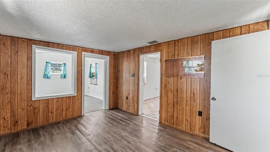 En Venta: $364,000 (4 camas, 2 baños, 2642 Pies cuadrados)