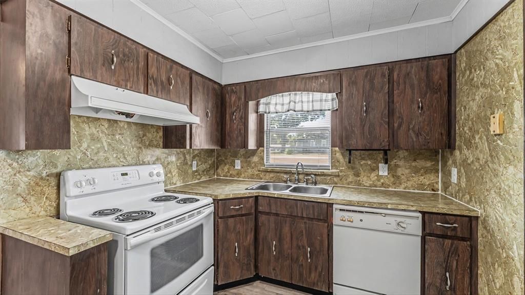 En Venta: $364,000 (4 camas, 2 baños, 2642 Pies cuadrados)