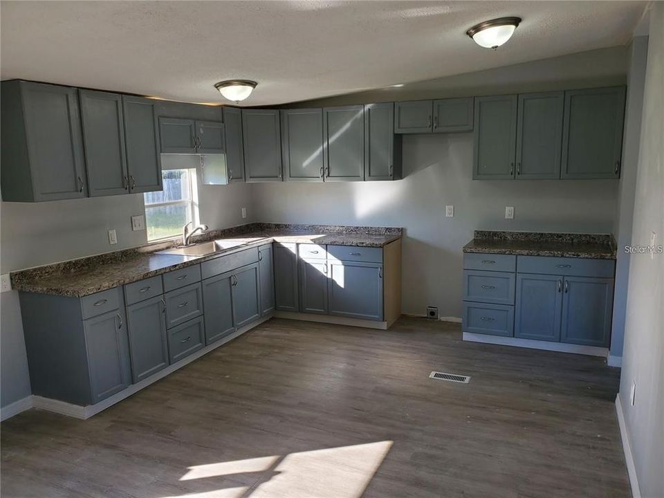 For Sale: $155,000 (4 beds, 2 baths, 1782 Square Feet)