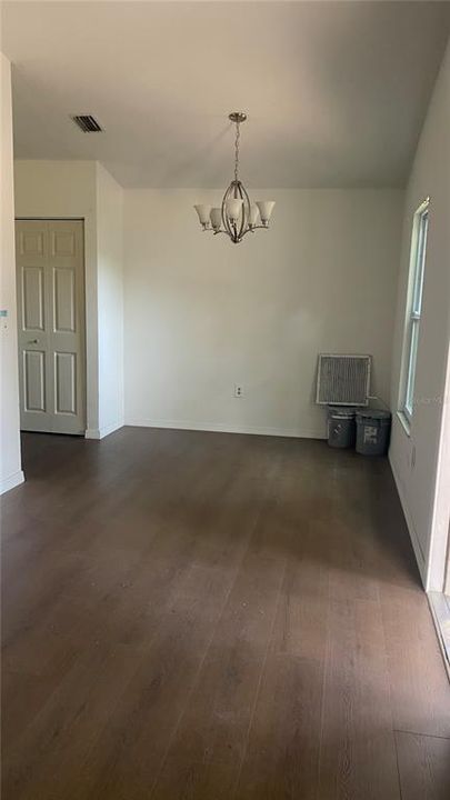 For Rent: $2,200 (3 beds, 2 baths, 1150 Square Feet)