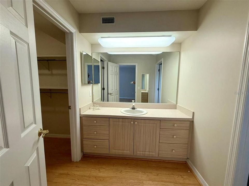 For Rent: $1,900 (2 beds, 2 baths, 1224 Square Feet)