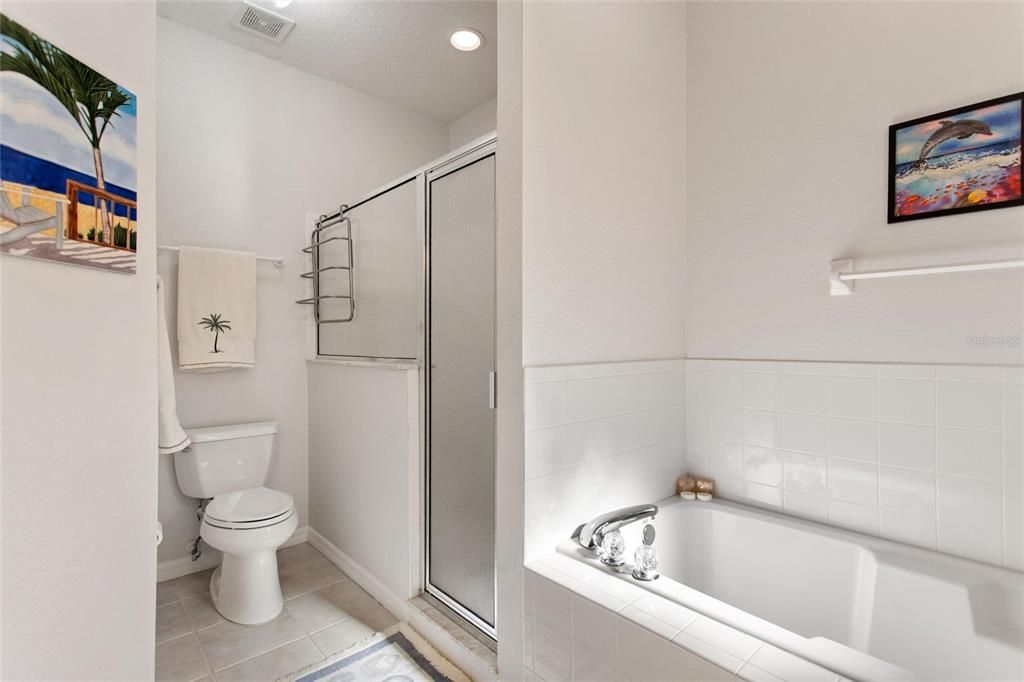 For Sale: $320,000 (2 beds, 2 baths, 1760 Square Feet)