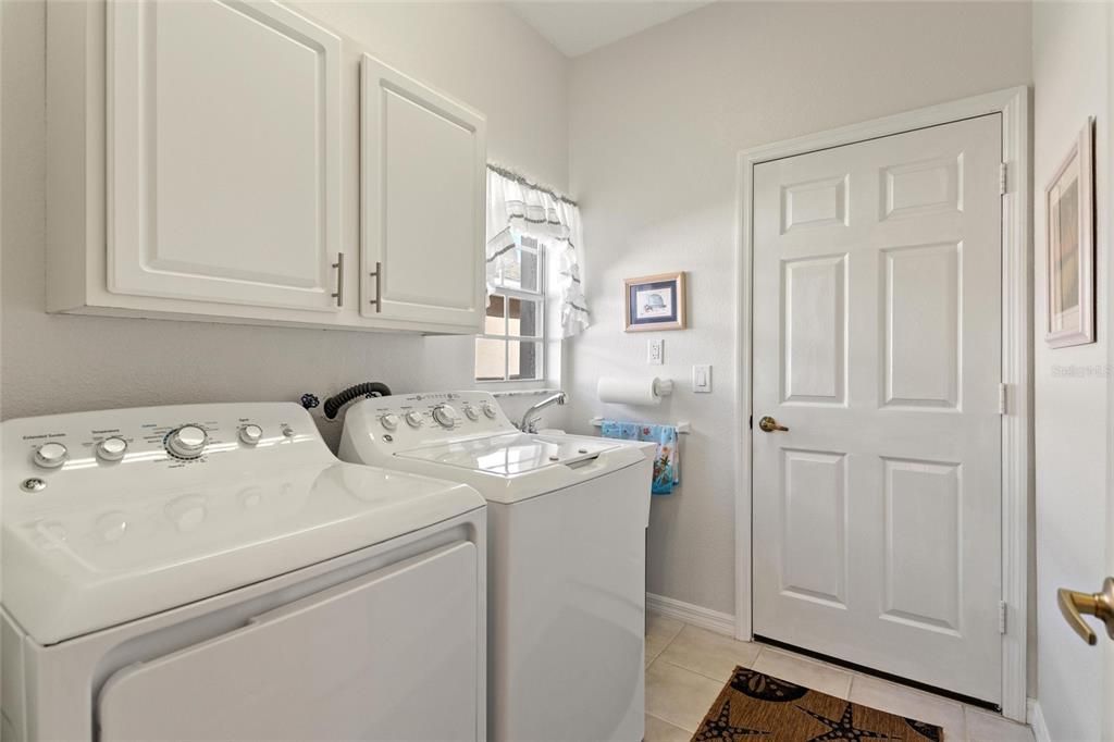 For Sale: $320,000 (2 beds, 2 baths, 1760 Square Feet)