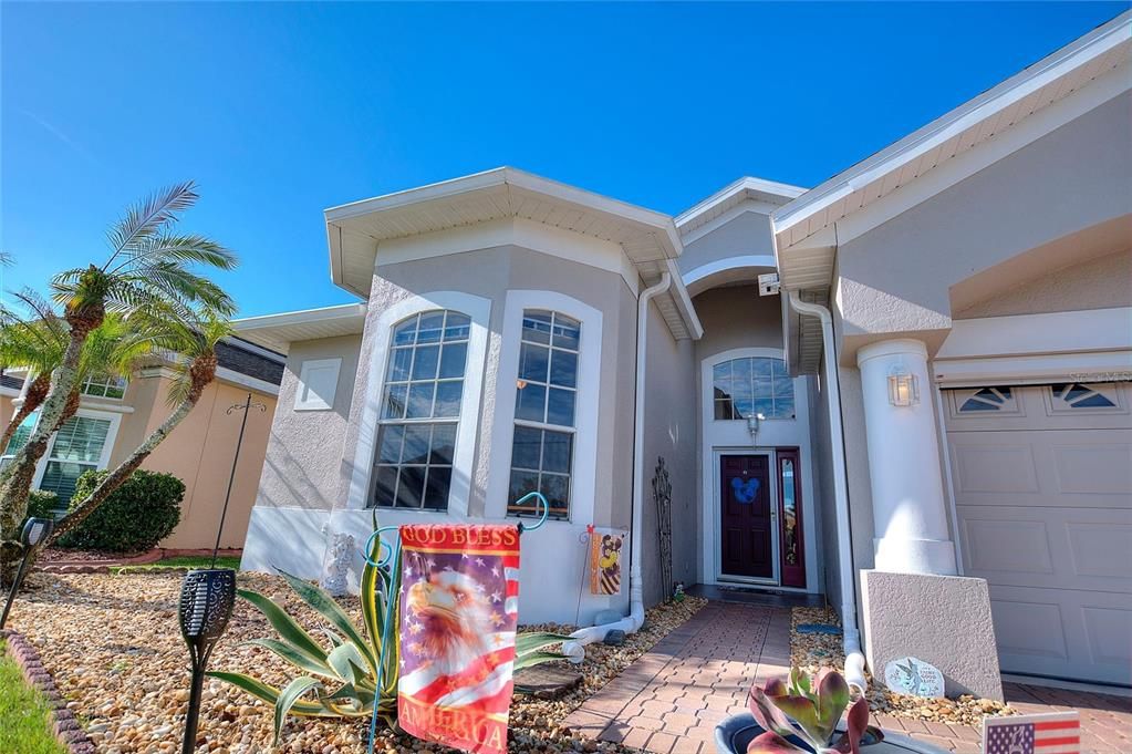 For Sale: $320,000 (2 beds, 2 baths, 1760 Square Feet)
