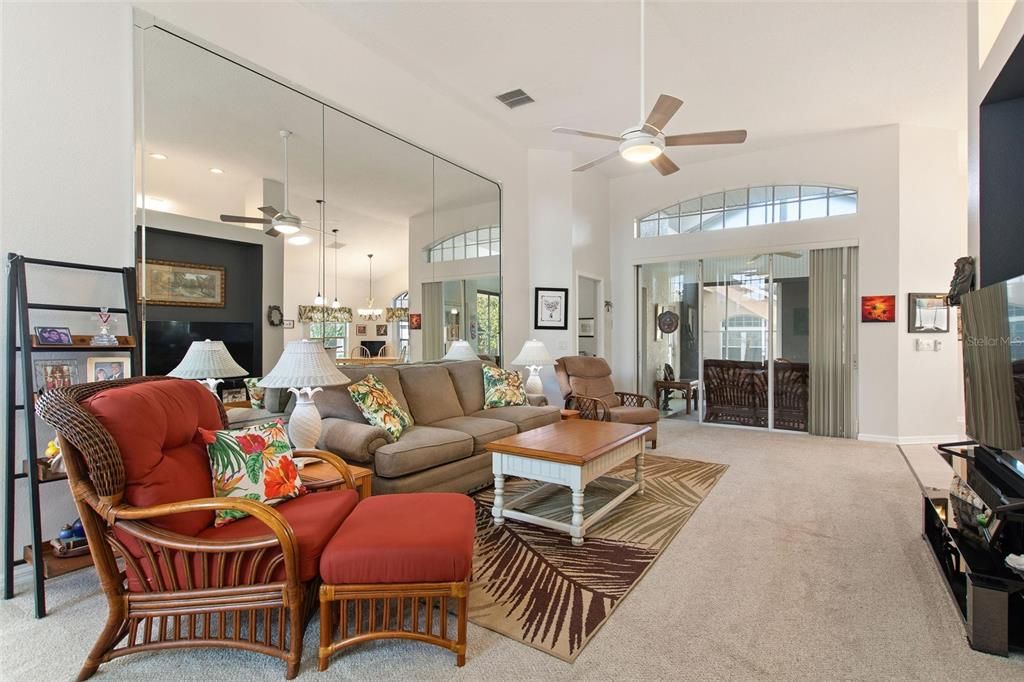 For Sale: $320,000 (2 beds, 2 baths, 1760 Square Feet)
