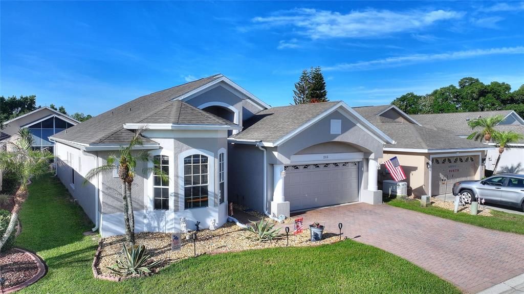 For Sale: $320,000 (2 beds, 2 baths, 1760 Square Feet)