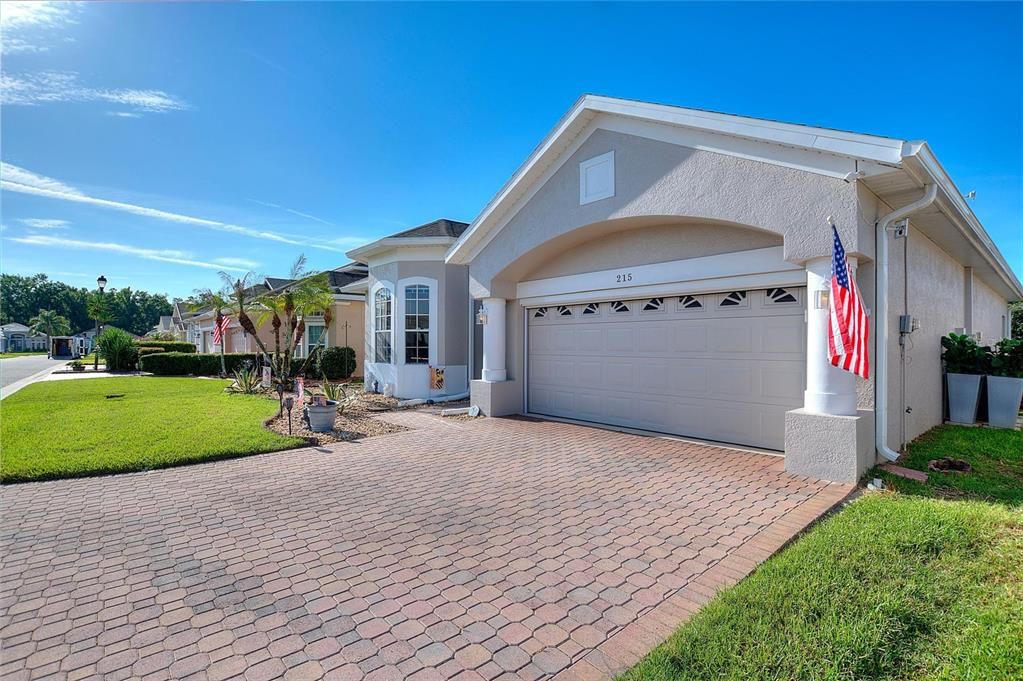 For Sale: $320,000 (2 beds, 2 baths, 1760 Square Feet)