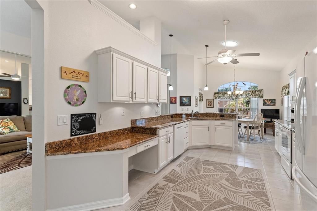 For Sale: $320,000 (2 beds, 2 baths, 1760 Square Feet)