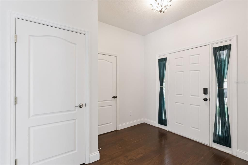 En Venta: $435,000 (3 camas, 2 baños, 1564 Pies cuadrados)