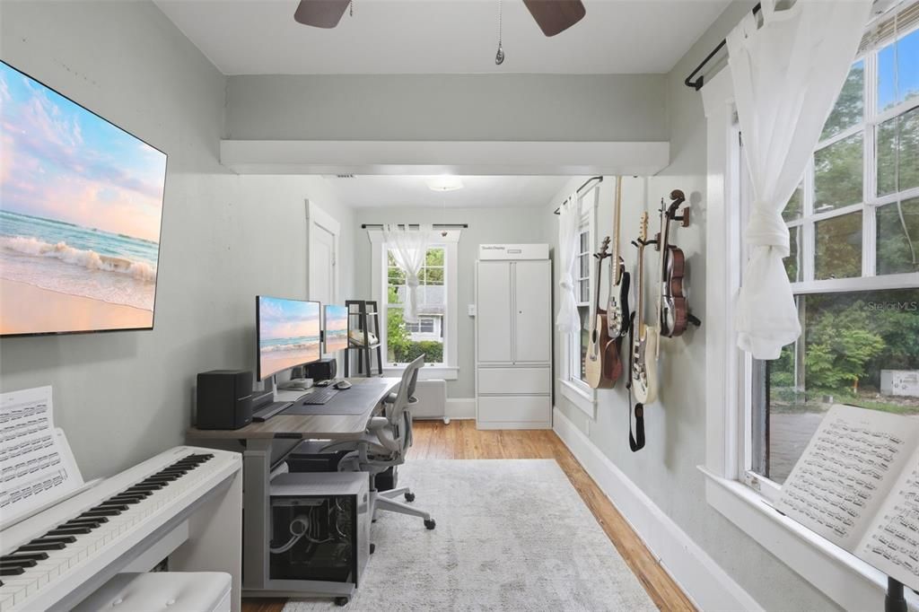 Activo con contrato: $309,900 (3 camas, 2 baños, 1196 Pies cuadrados)