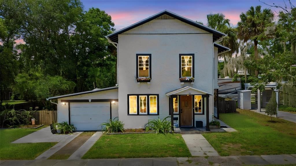 Activo con contrato: $309,900 (3 camas, 2 baños, 1196 Pies cuadrados)