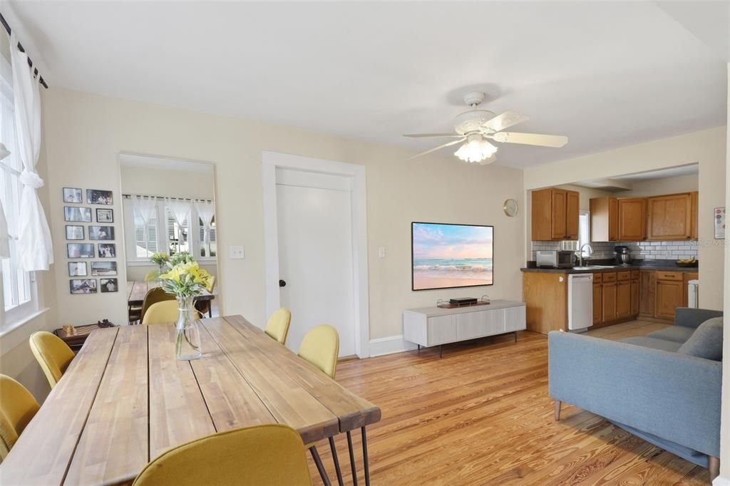 Activo con contrato: $309,900 (3 camas, 2 baños, 1196 Pies cuadrados)