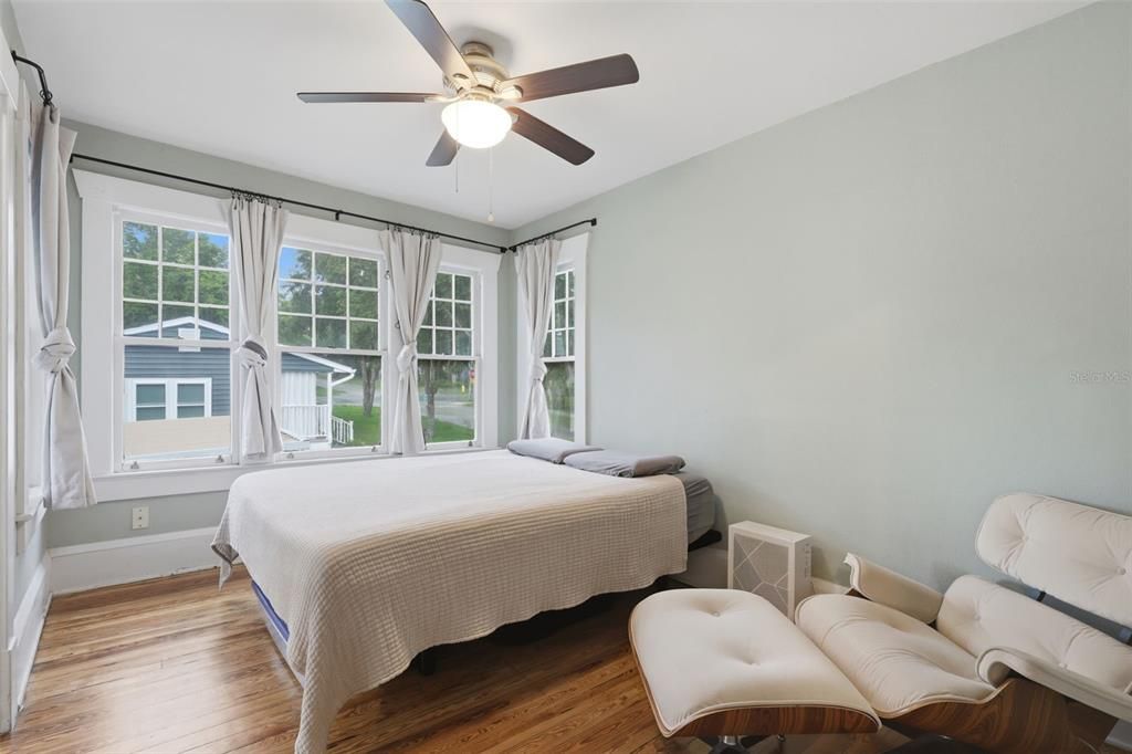 Activo con contrato: $309,900 (3 camas, 2 baños, 1196 Pies cuadrados)