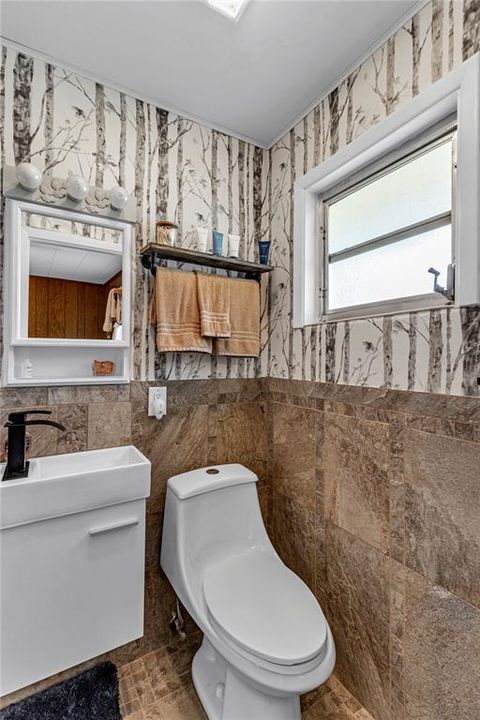 For Sale: $495,000 (3 beds, 3 baths, 2340 Square Feet)