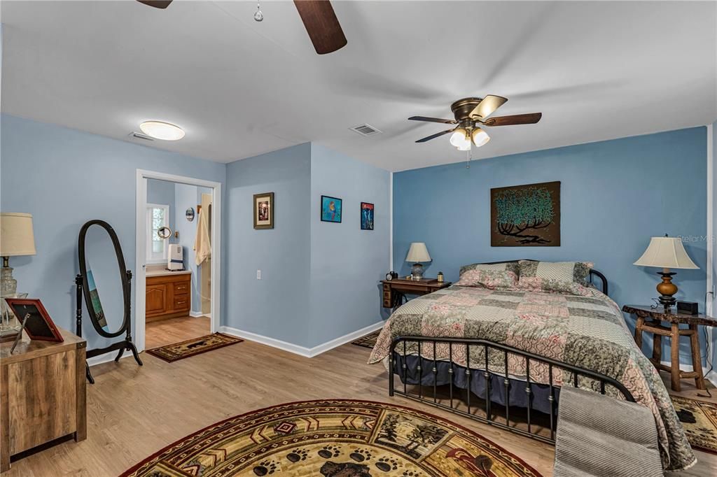 For Sale: $495,000 (3 beds, 3 baths, 2340 Square Feet)