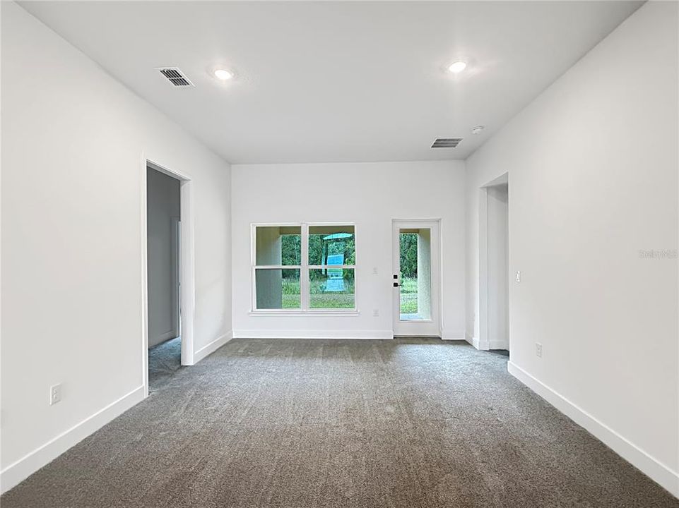 На продажу: $412,900 (4 спален, 2 ванн, 1820 Квадратных фут)