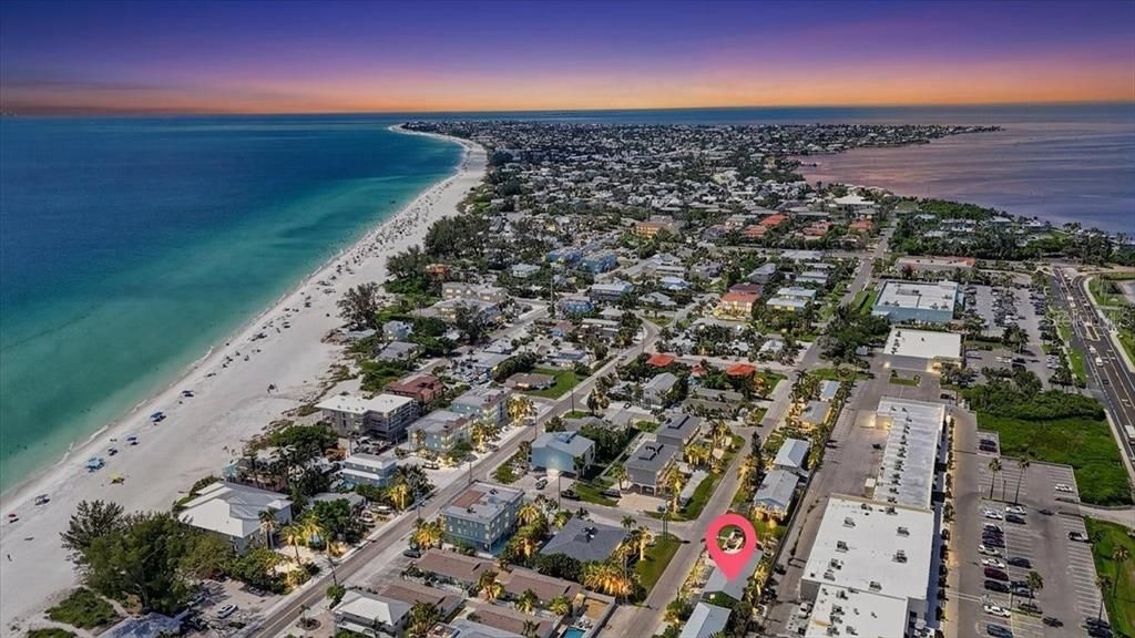En Venta: $695,000 (2 camas, 2 baños, 800 Pies cuadrados)