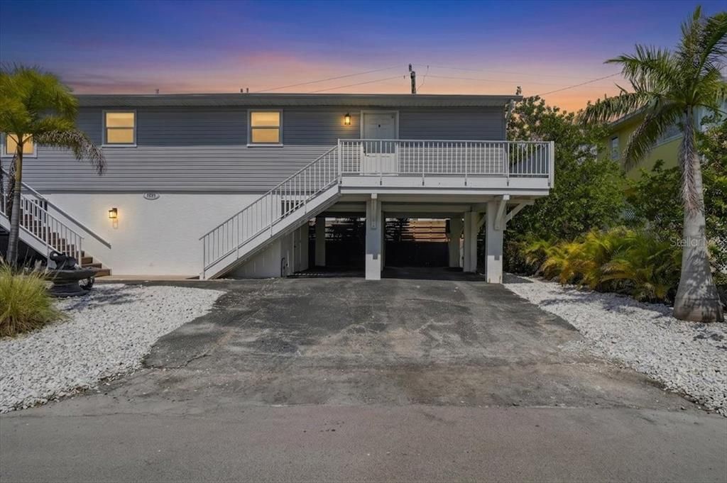 En Venta: $695,000 (2 camas, 2 baños, 800 Pies cuadrados)
