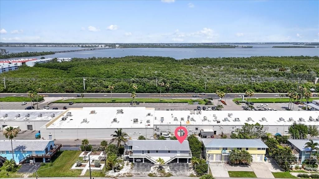 En Venta: $695,000 (2 camas, 2 baños, 800 Pies cuadrados)