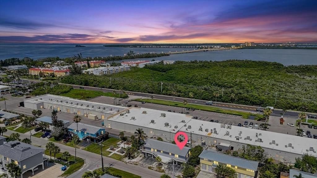 En Venta: $695,000 (2 camas, 2 baños, 800 Pies cuadrados)