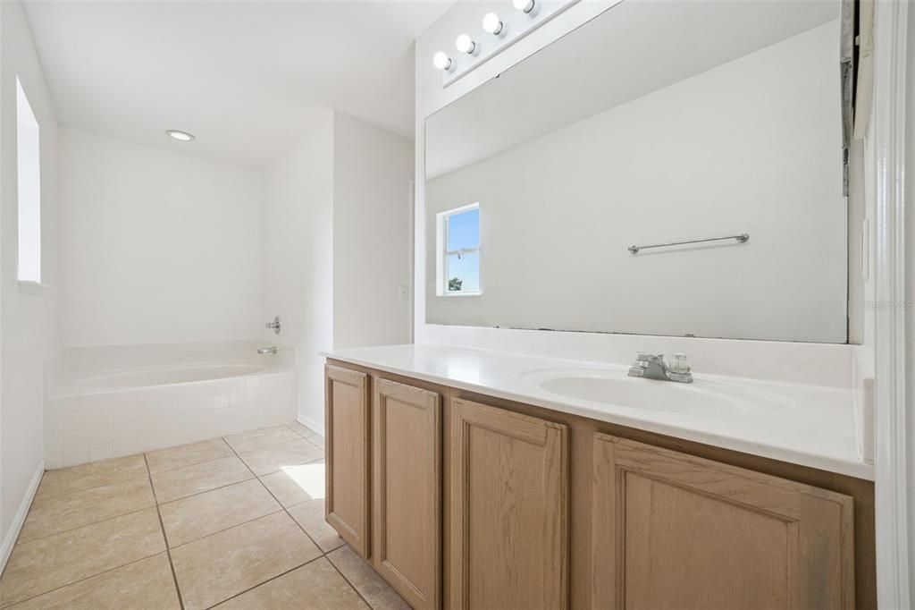 For Sale: $399,900 (4 beds, 2 baths, 2120 Square Feet)