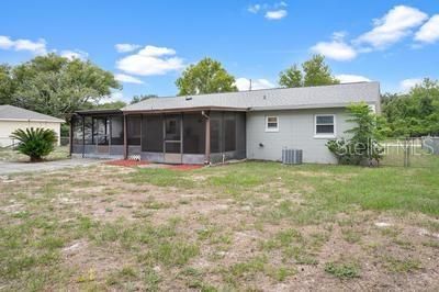 En Venta: $269,000 (3 camas, 2 baños, 950 Pies cuadrados)