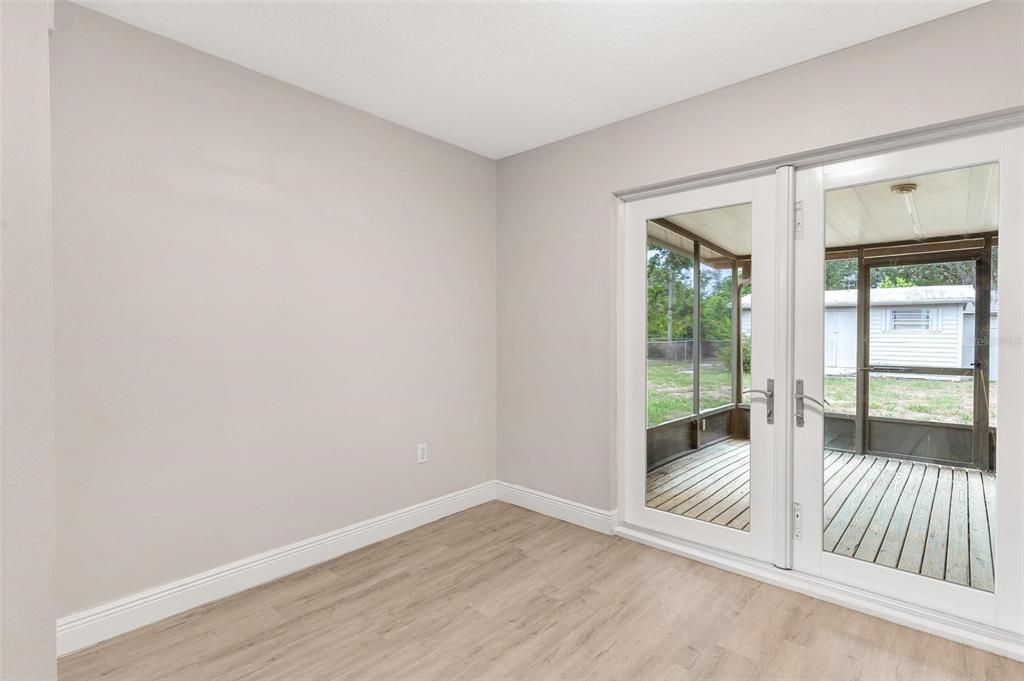 En Venta: $269,000 (3 camas, 2 baños, 950 Pies cuadrados)