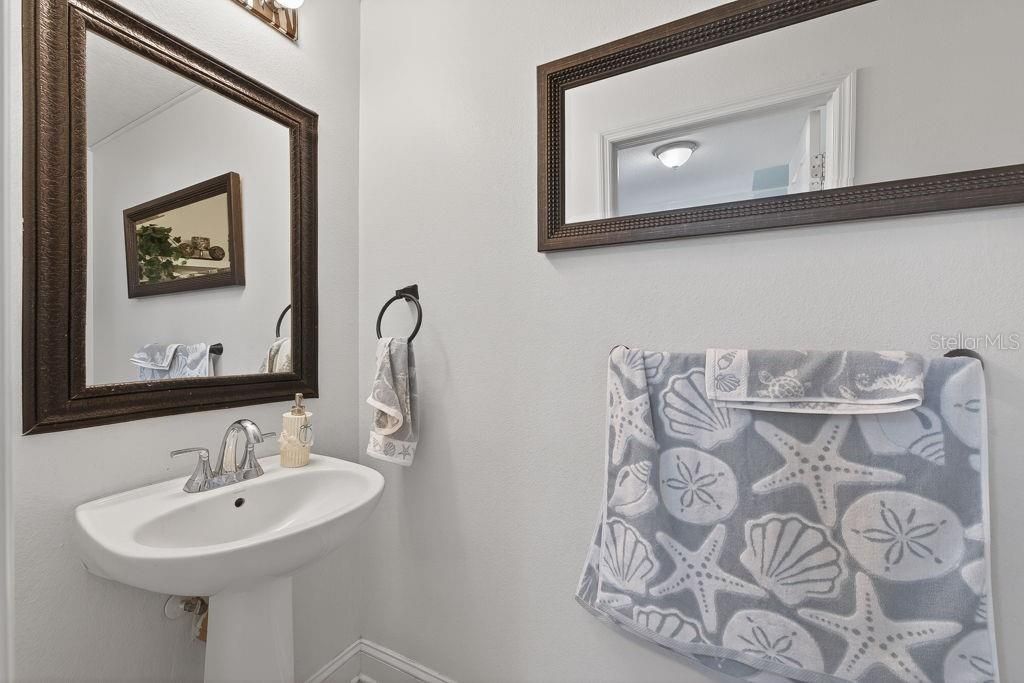For Sale: $399,999 (3 beds, 2 baths, 1626 Square Feet)