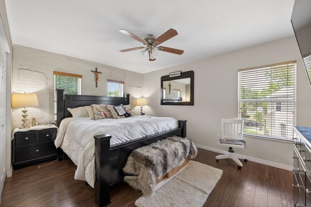 For Sale: $399,999 (3 beds, 2 baths, 1626 Square Feet)