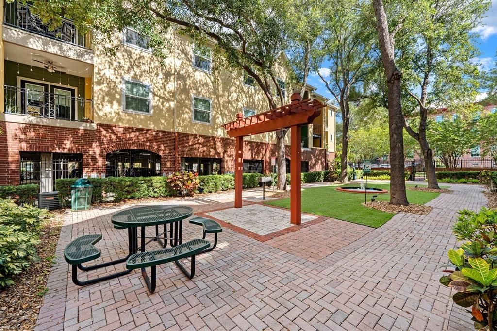 For Sale: $219,900 (1 beds, 1 baths, 1044 Square Feet)
