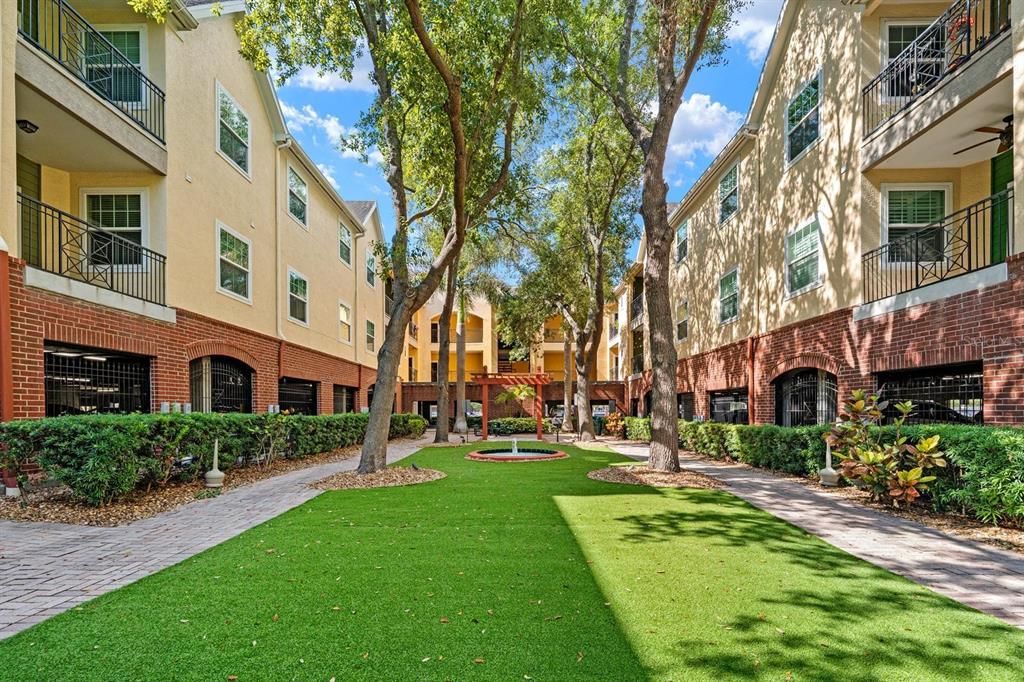 For Sale: $219,900 (1 beds, 1 baths, 1044 Square Feet)