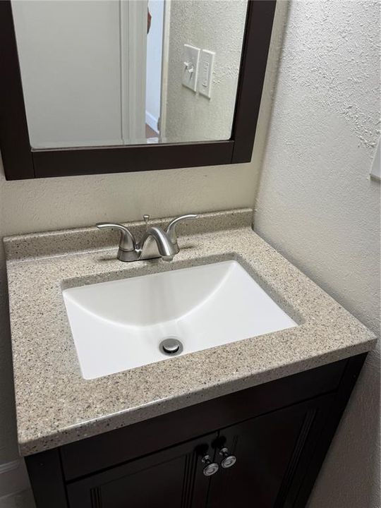 For Sale: $159,000 (2 beds, 2 baths, 1034 Square Feet)