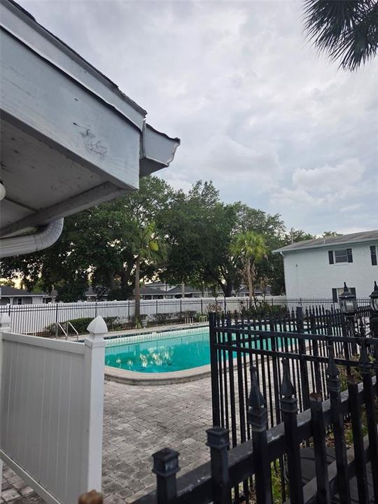 For Sale: $159,000 (2 beds, 2 baths, 1034 Square Feet)
