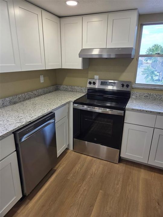 For Sale: $159,000 (2 beds, 2 baths, 1034 Square Feet)