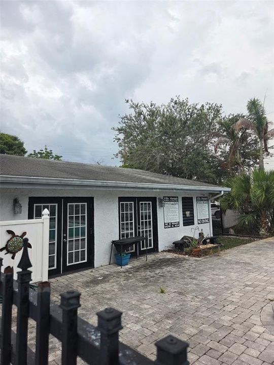 For Sale: $159,000 (2 beds, 2 baths, 1034 Square Feet)