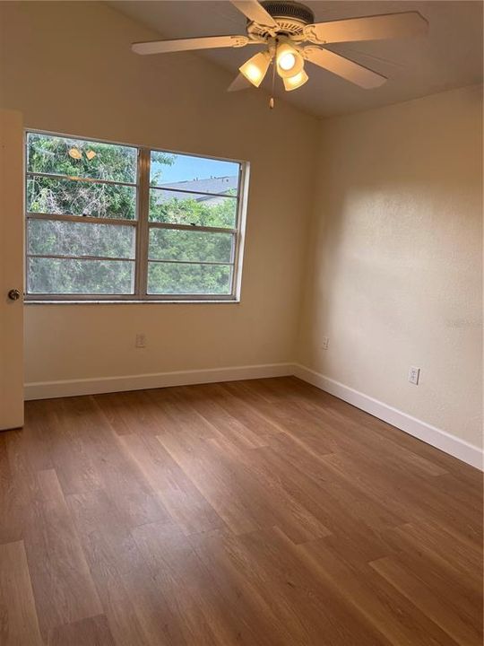For Sale: $159,000 (2 beds, 2 baths, 1034 Square Feet)