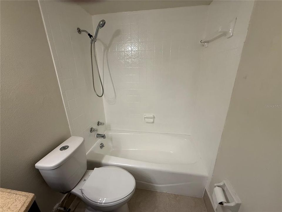 For Sale: $159,000 (2 beds, 2 baths, 1034 Square Feet)