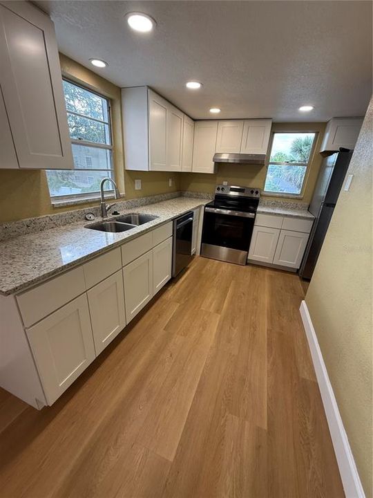 For Sale: $159,000 (2 beds, 2 baths, 1034 Square Feet)