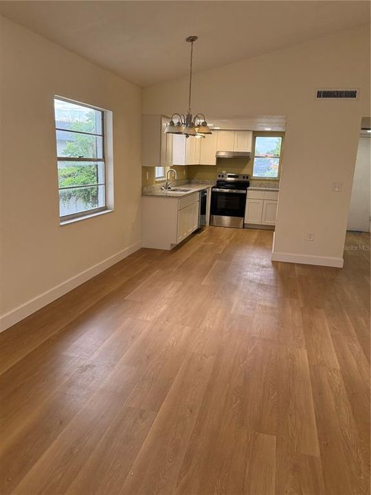 For Sale: $159,000 (2 beds, 2 baths, 1034 Square Feet)