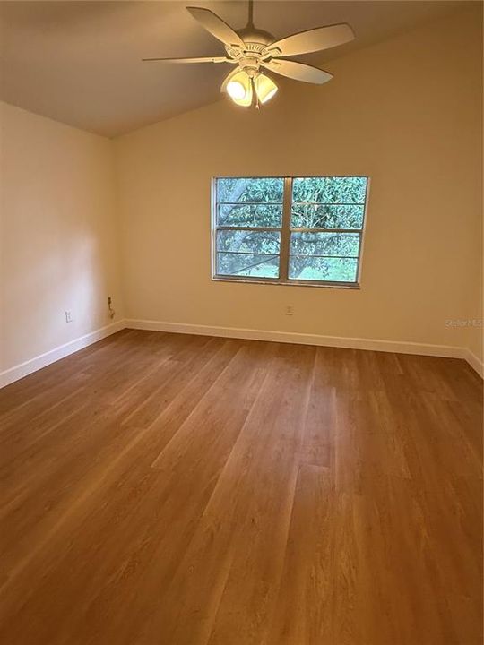 For Sale: $159,000 (2 beds, 2 baths, 1034 Square Feet)