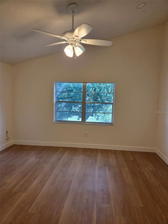 For Sale: $159,000 (2 beds, 2 baths, 1034 Square Feet)