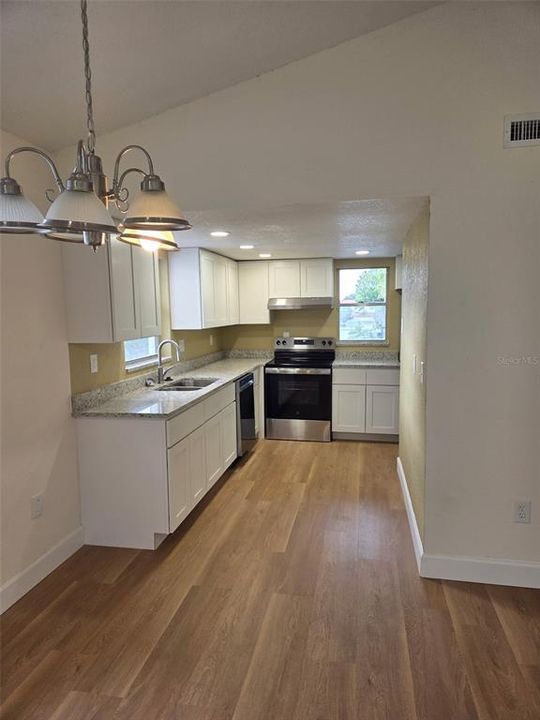 For Sale: $159,000 (2 beds, 2 baths, 1034 Square Feet)
