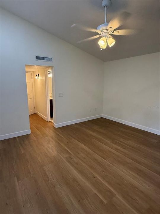 For Sale: $159,000 (2 beds, 2 baths, 1034 Square Feet)