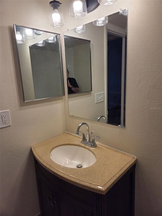 For Sale: $159,000 (2 beds, 2 baths, 1034 Square Feet)
