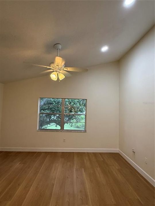 For Sale: $159,000 (2 beds, 2 baths, 1034 Square Feet)