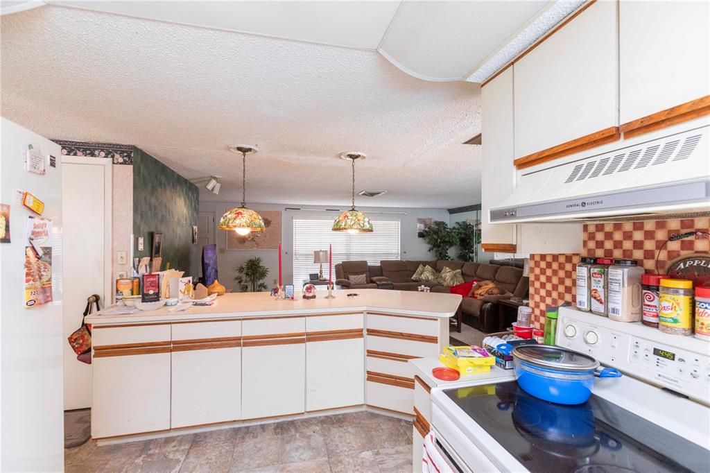 For Sale: $299,000 (3 beds, 2 baths, 1771 Square Feet)