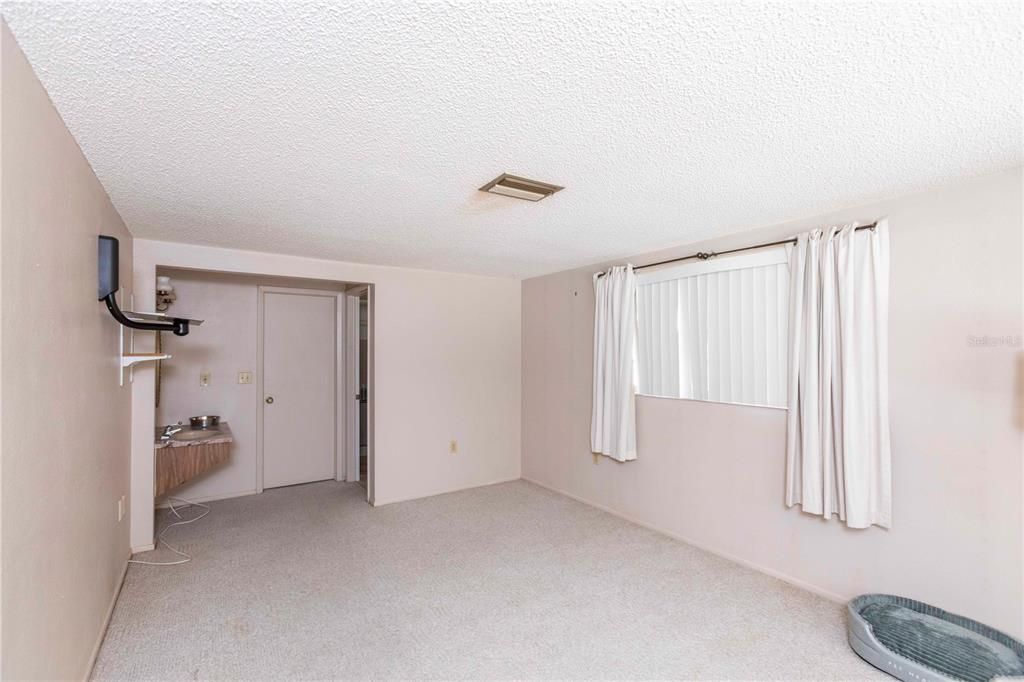 For Sale: $299,000 (3 beds, 2 baths, 1771 Square Feet)