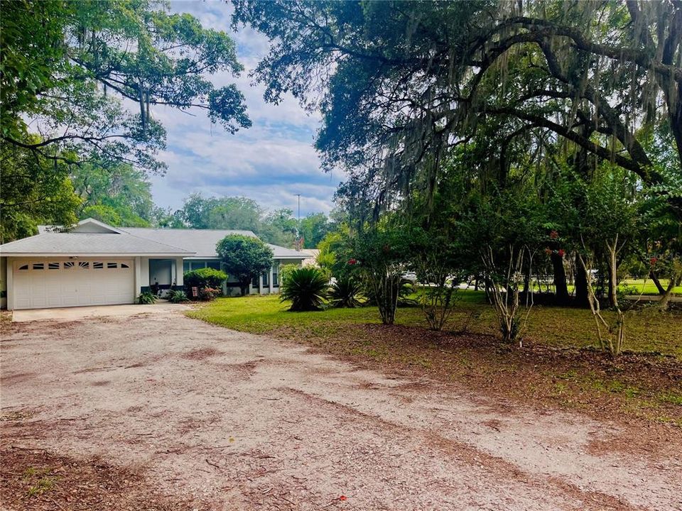 For Sale: $315,000 (3 beds, 2 baths, 1400 Square Feet)