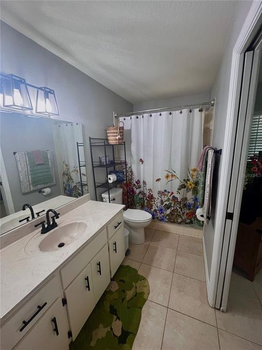 For Sale: $315,000 (3 beds, 2 baths, 1400 Square Feet)