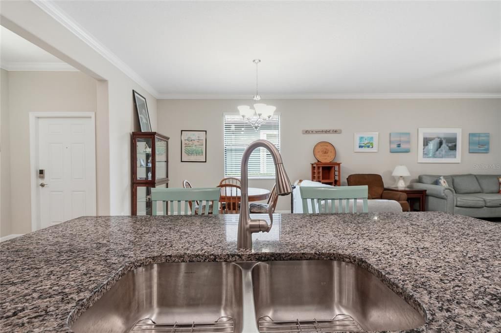На продажу: $395,000 (3 спален, 2 ванн, 2200 Квадратных фут)